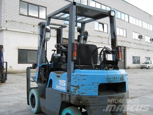 Nissan NJ01A15 Empilhadores a gás