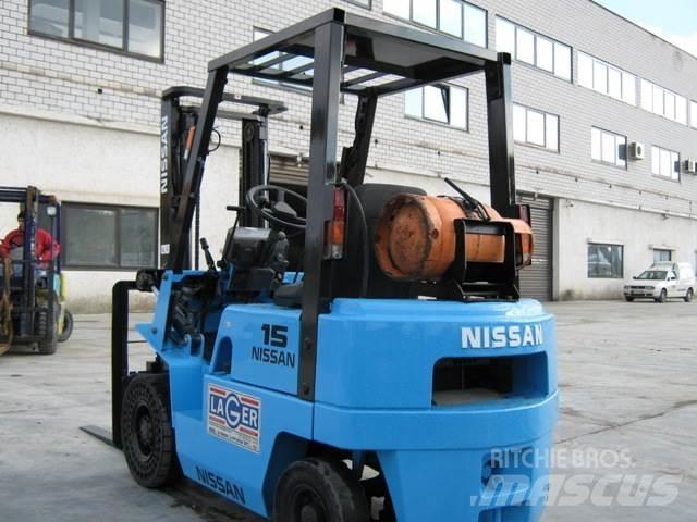 Nissan NJ01A15 Empilhadores a gás