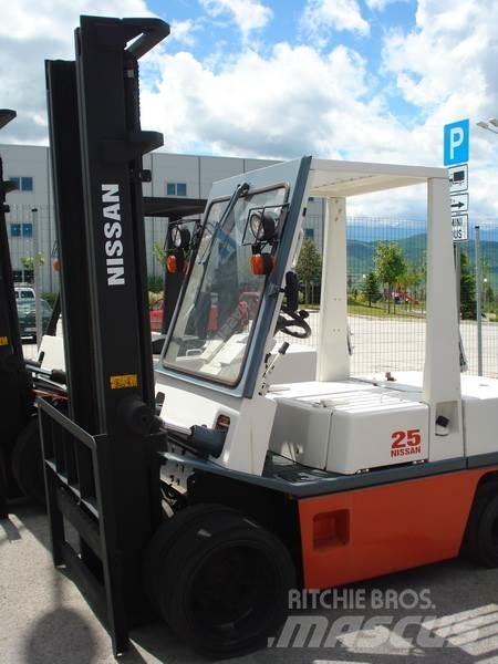 Nissan PH02M25 Empilhadores - Outros