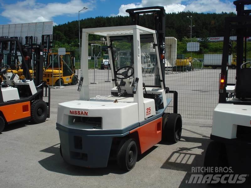 Nissan PH02M25 Empilhadores - Outros