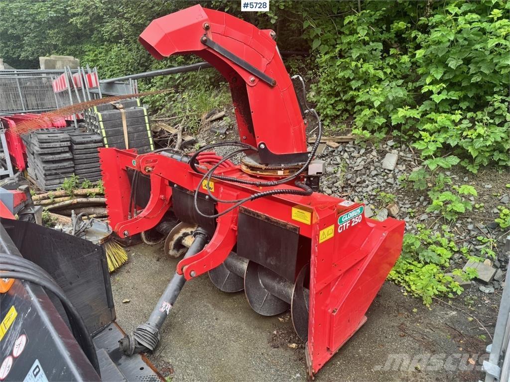 Globus GTF 250-19 Lâminas de neve e arados