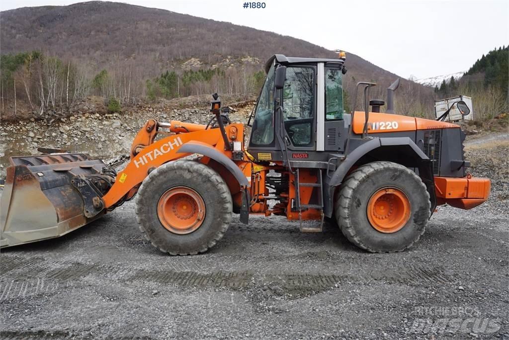 Hitachi ZW220 Carregadeiras de rodas