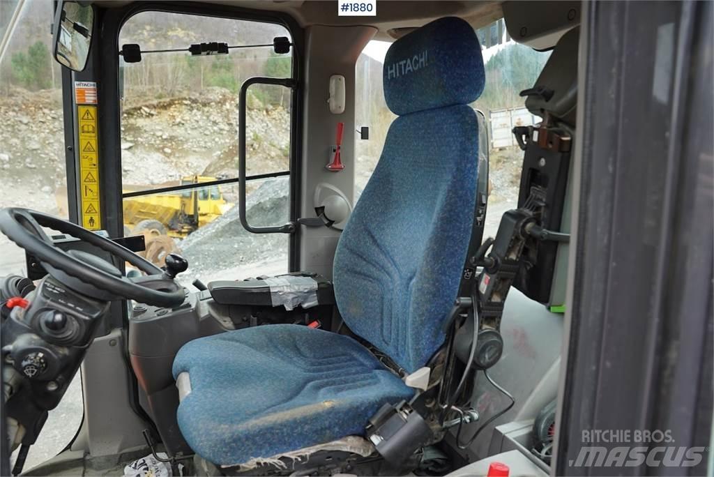 Hitachi ZW220 Carregadeiras de rodas