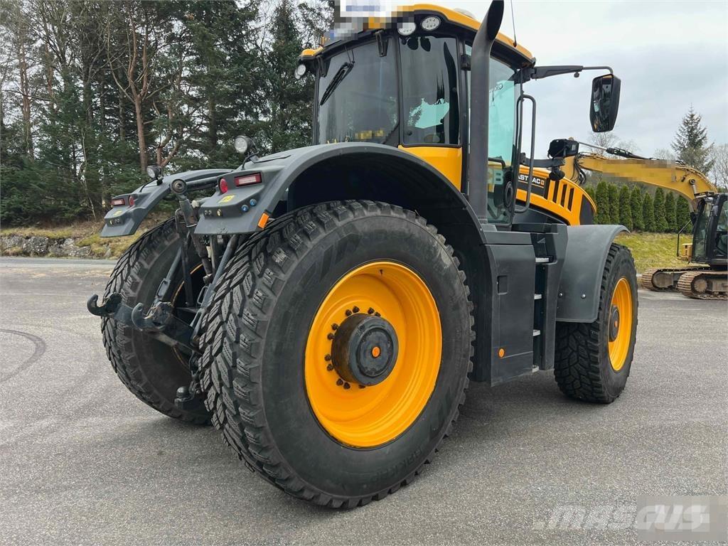 JCB Fastrac 8330 Tratores Agrícolas usados