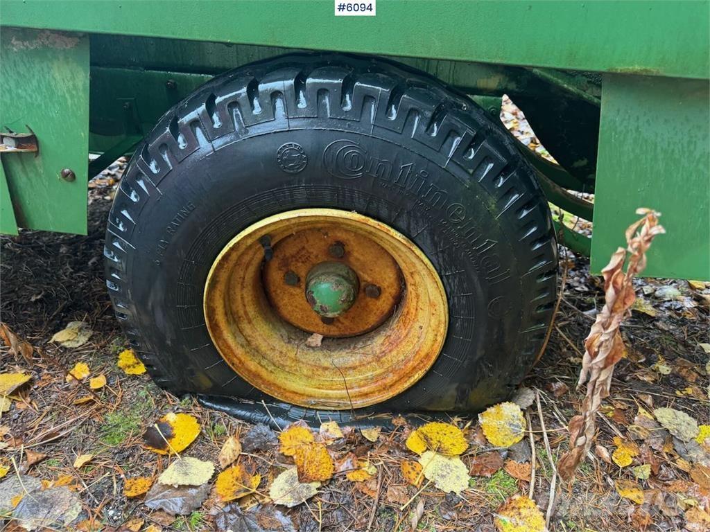 John Deere 332 Outro equipamento de ceifa