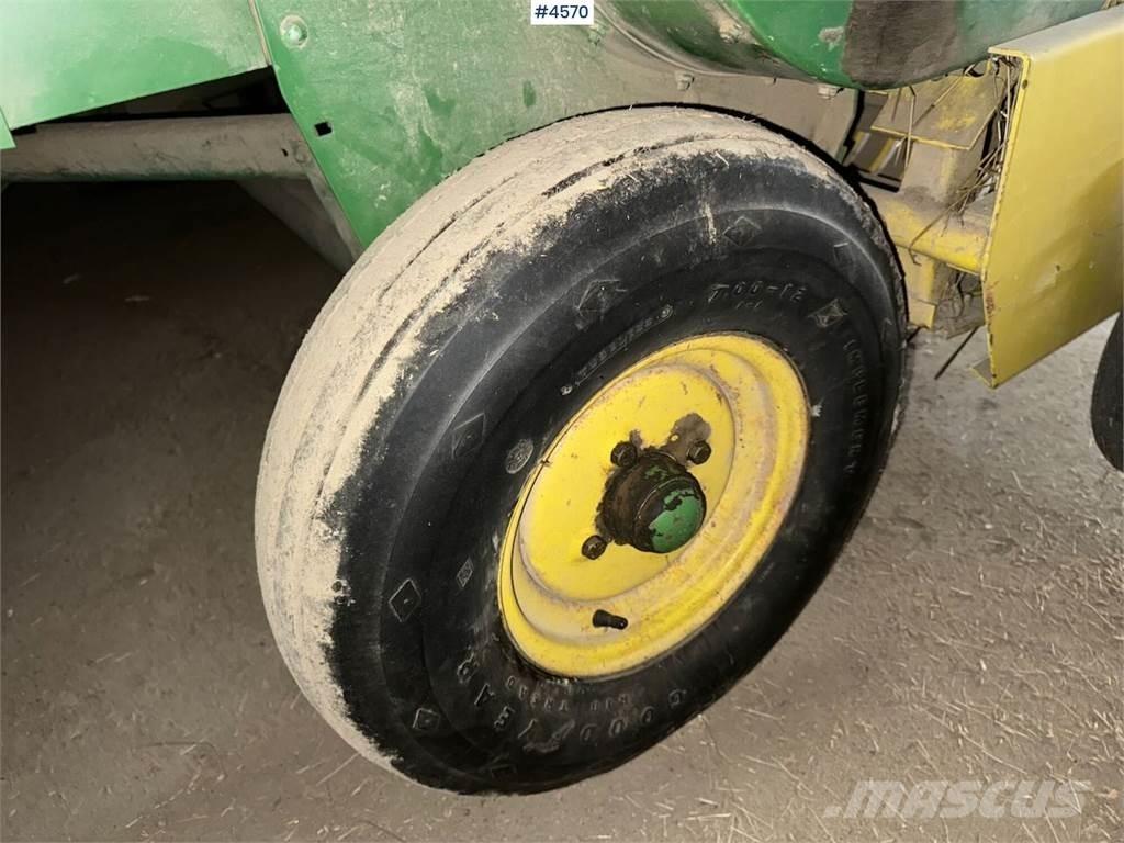 John Deere 332 A Outro equipamento de ceifa