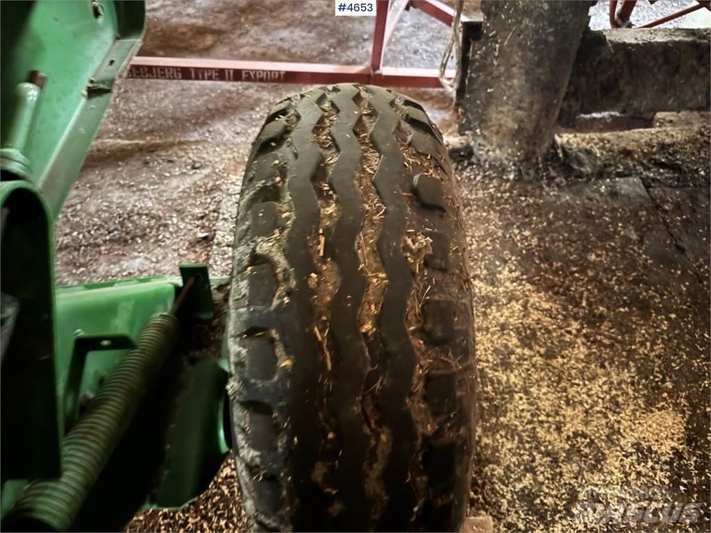 John Deere 545 Outro equipamento de ceifa