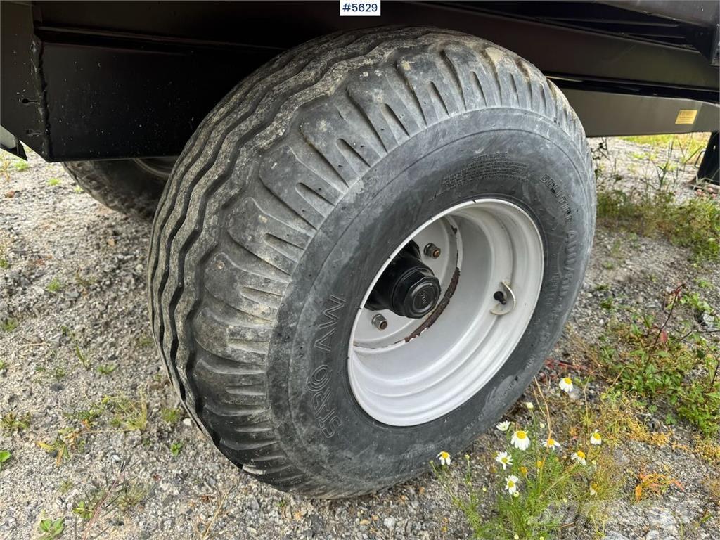 Junkkari J5 Carrinhos de grão