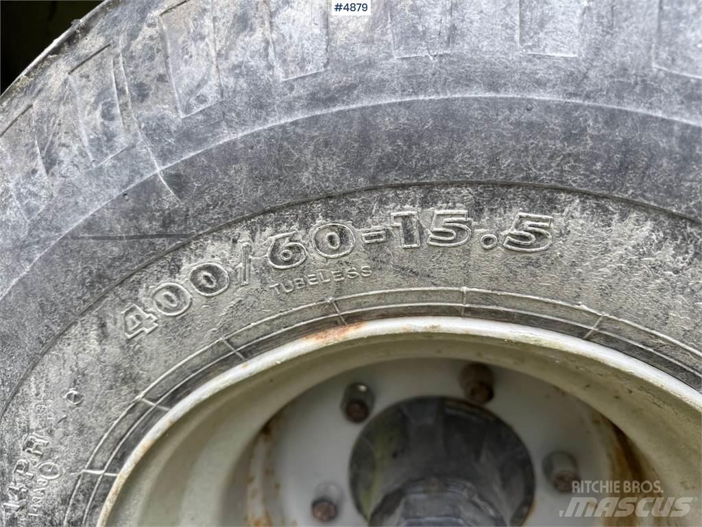 Junkkari J90 Carrinhos de grão