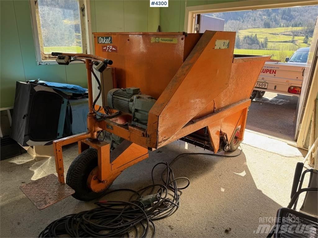 Orkel F2 Alimentadores de animais