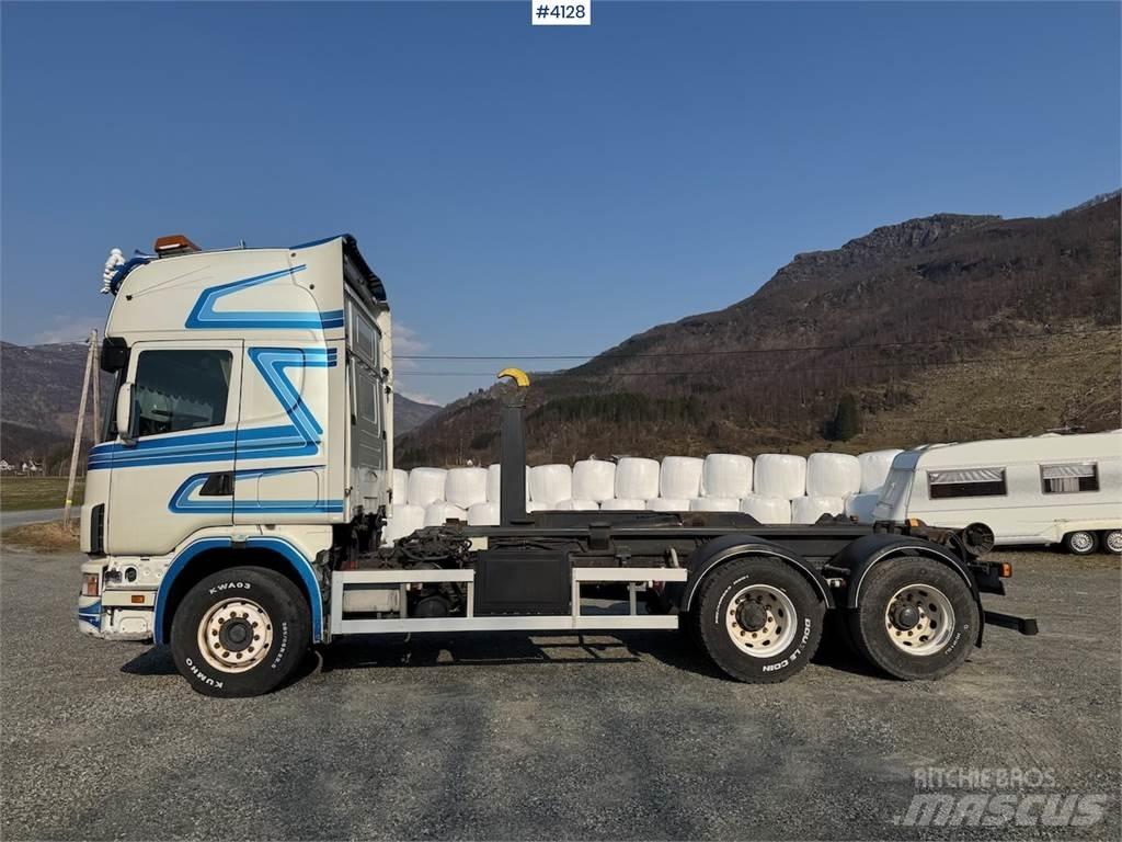 Scania 144G Caminhões de caixa fechada