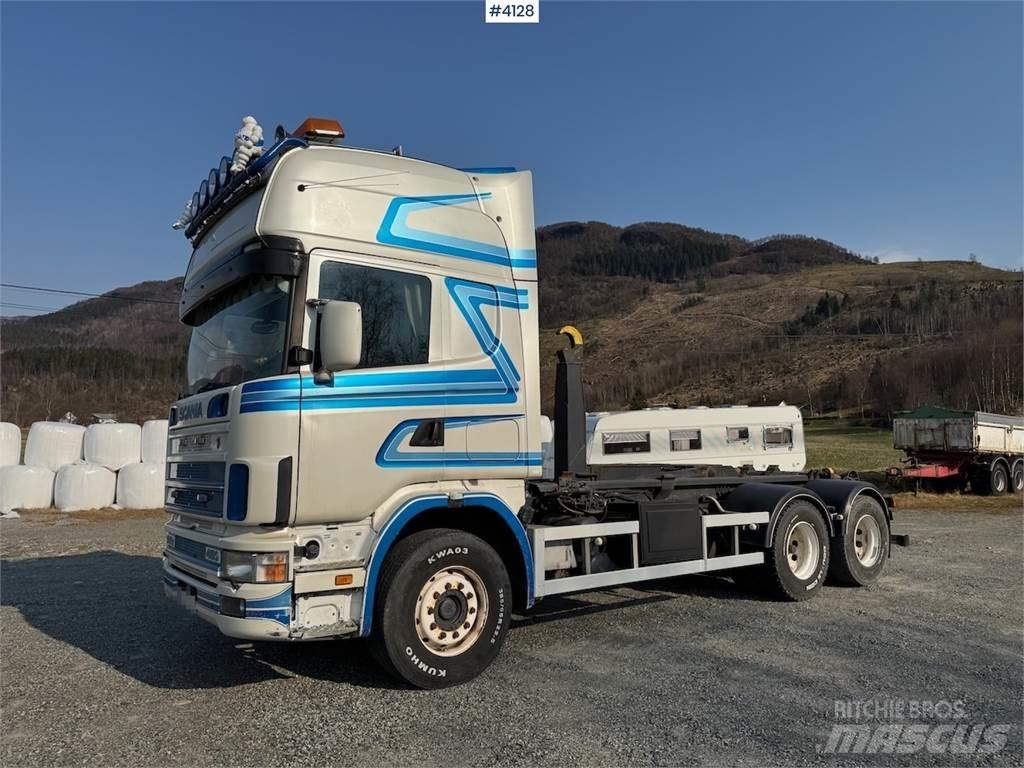 Scania 144G Caminhões de caixa fechada