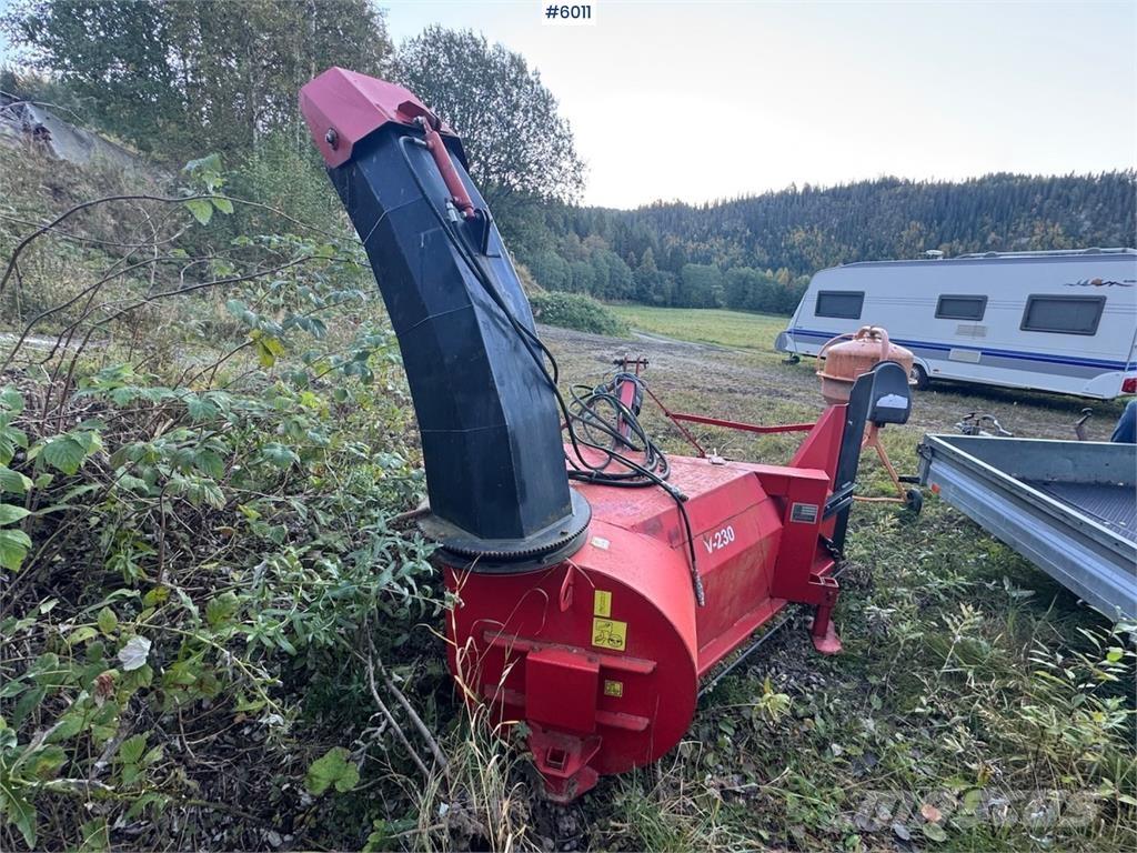 Sisu Handel V-230 Lâminas de neve e arados