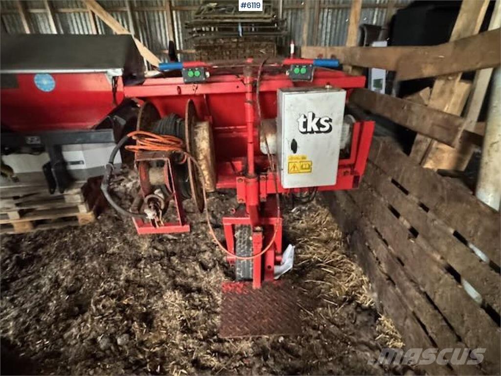 TKS F2 Outro equipamento de ceifa