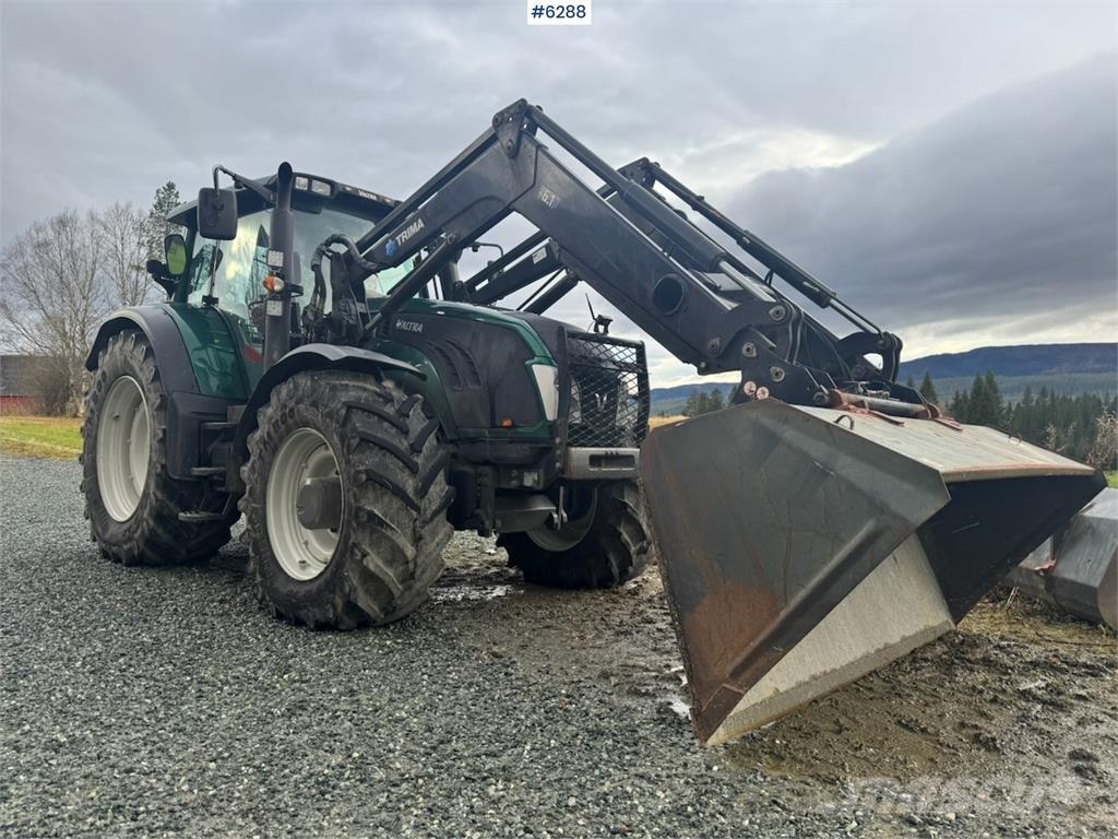 Valtra T203 Tratores Agrícolas usados