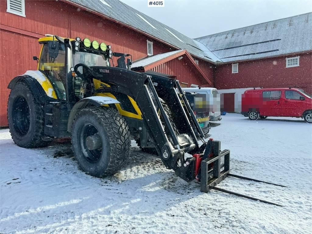 Valtra T255 Tratores Agrícolas usados