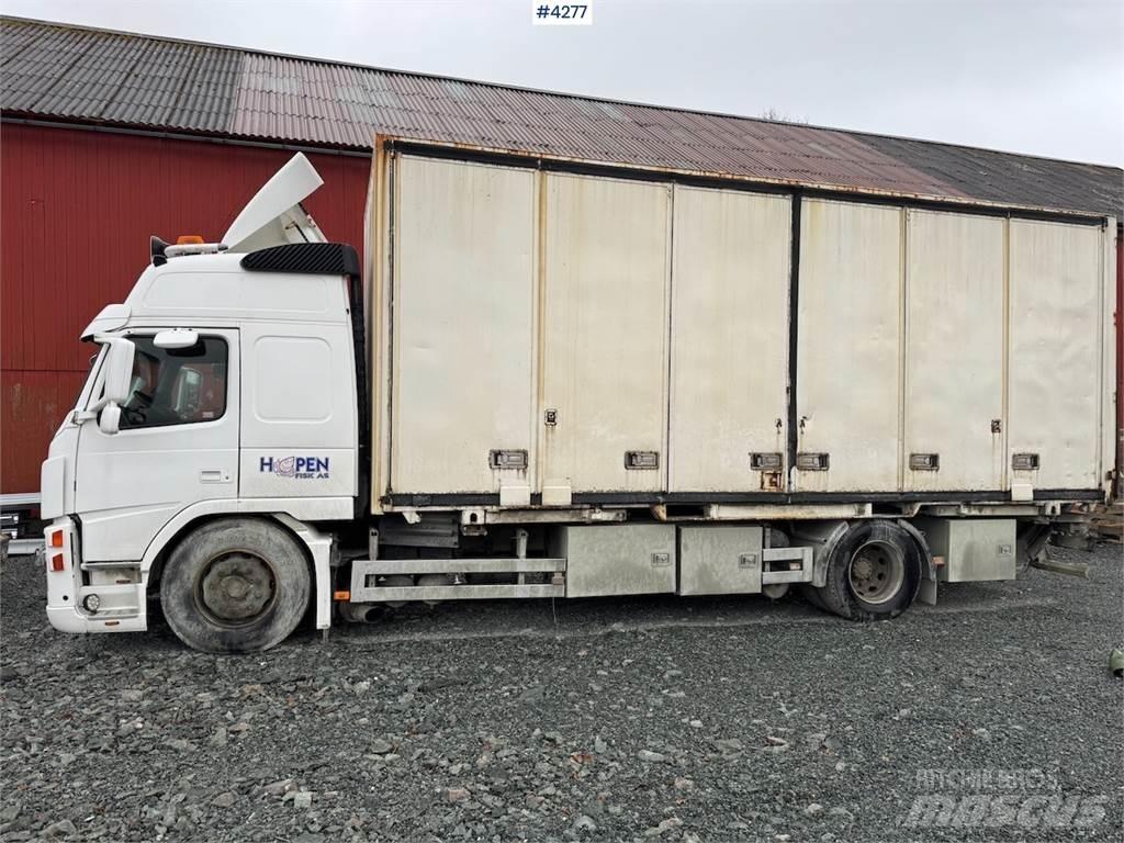 Volvo FM9 Caminhões de caixa fechada