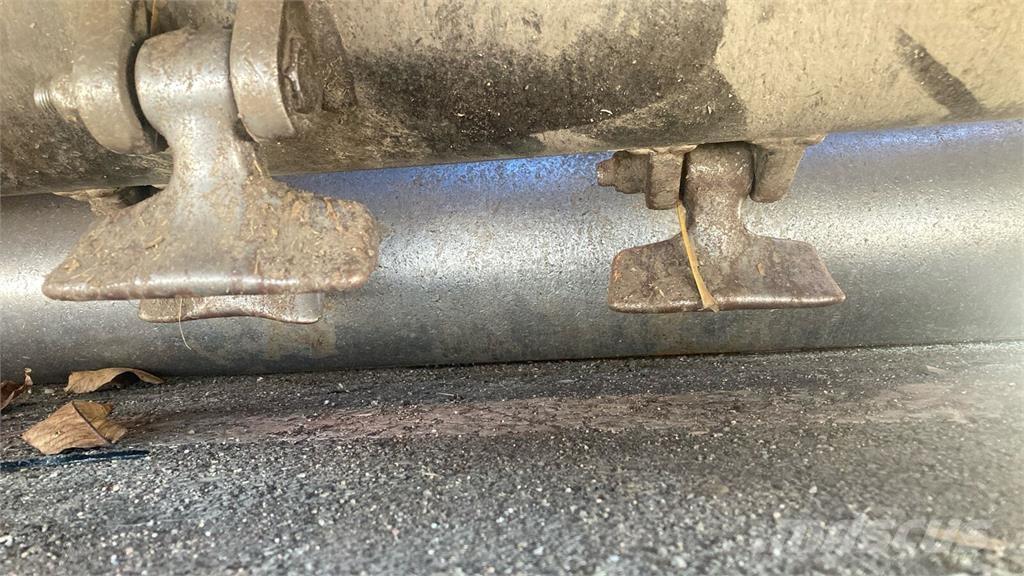 Berti DUAL 285 Gadanheiras e cortadores de folhas para pastos