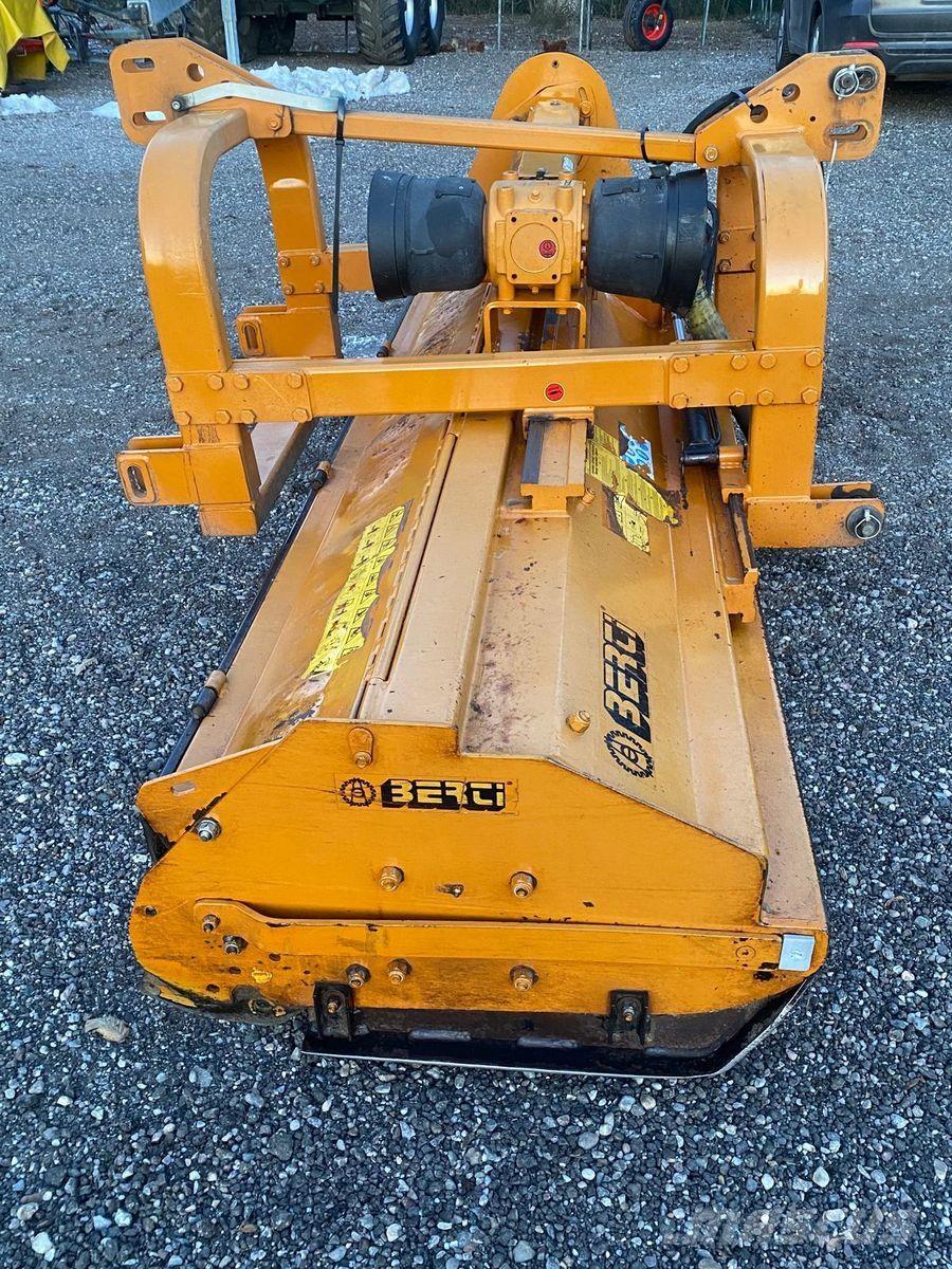 Berti Dual 285 Gadanheiras e cortadores de folhas para pastos