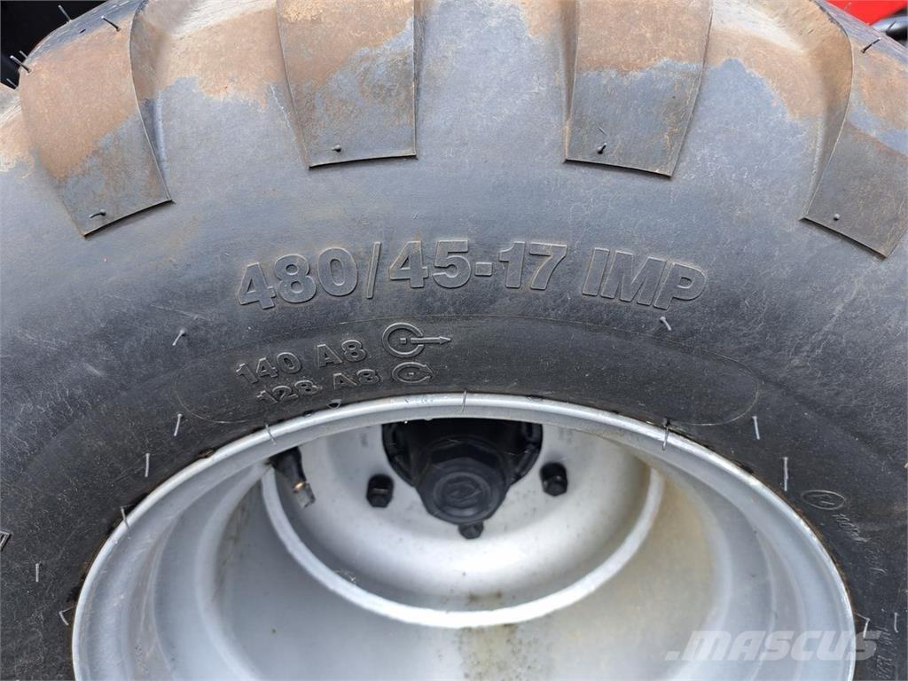 Case IH RB 344 Enfardadeira de rolos