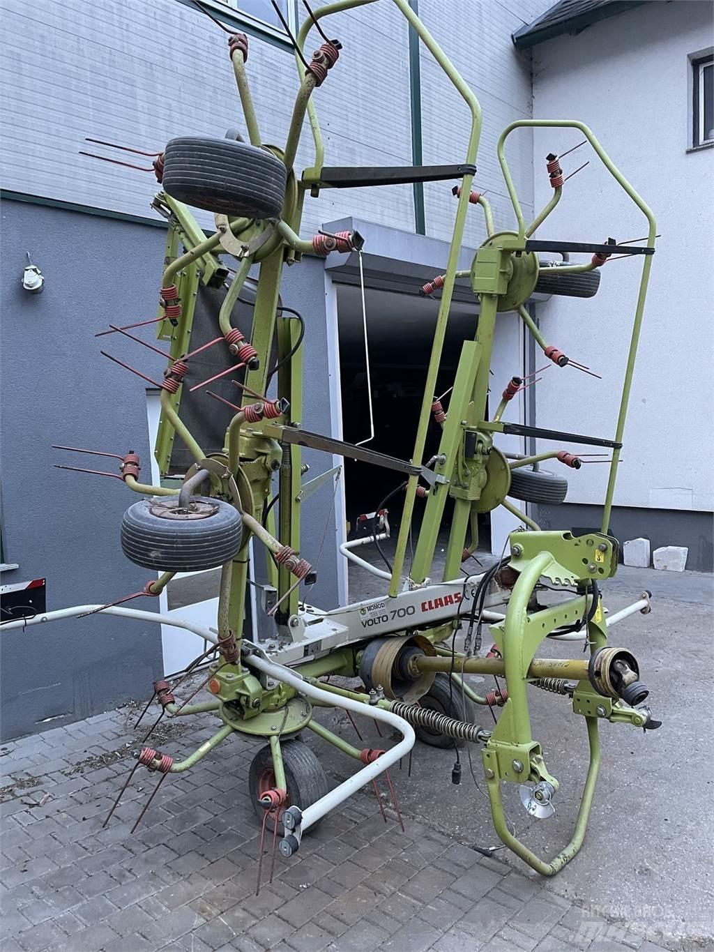 CLAAS VOLTO 700 Ancinho virador