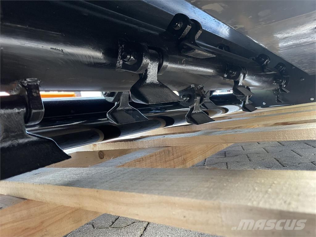 Fliegl  Gadanheiras e cortadores de folhas para pastos