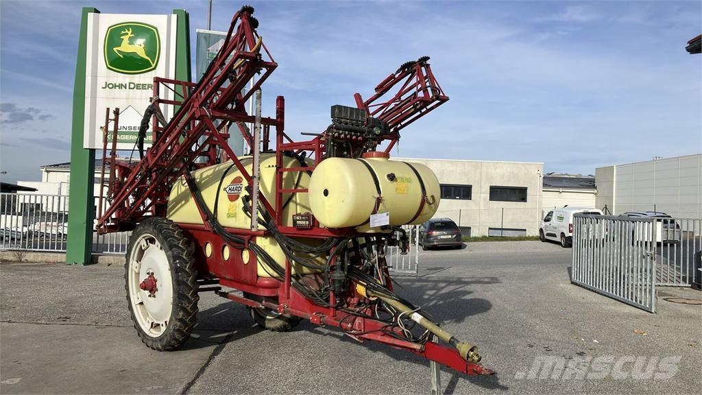 Hardi Commander Pulverizadores rebocados