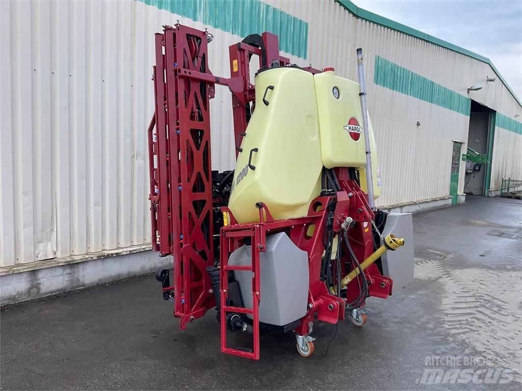 Hardi MEGA 1200 Pulverizadores rebocados
