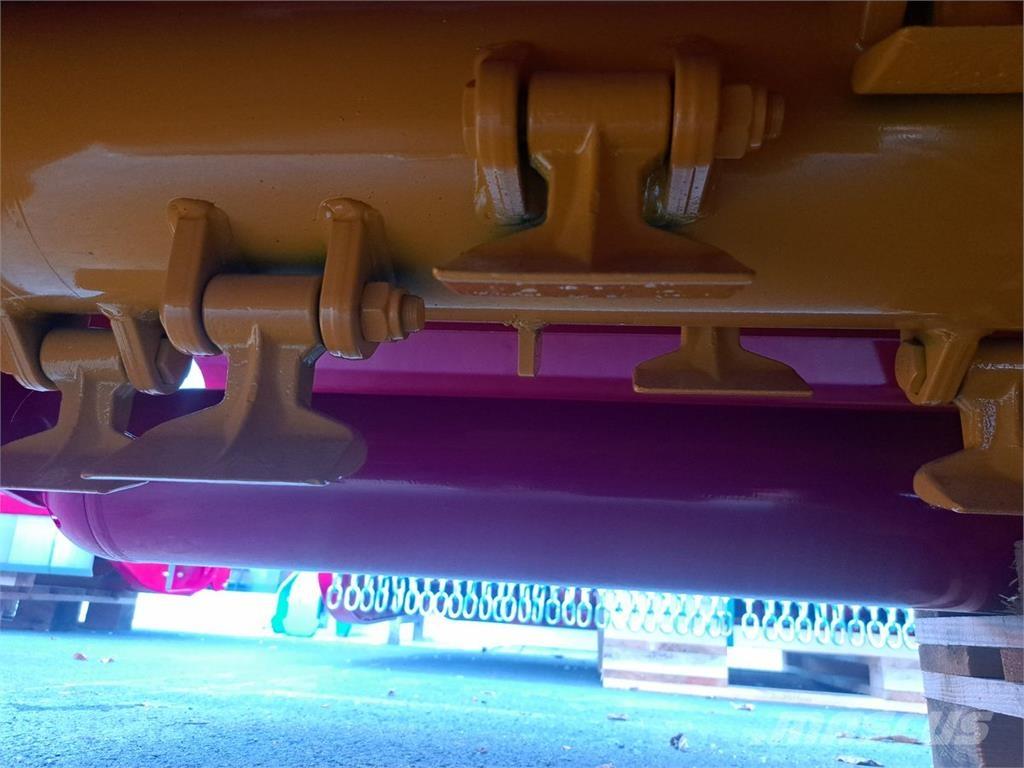 INO Euro 280 H Gadanheiras e cortadores de folhas para pastos