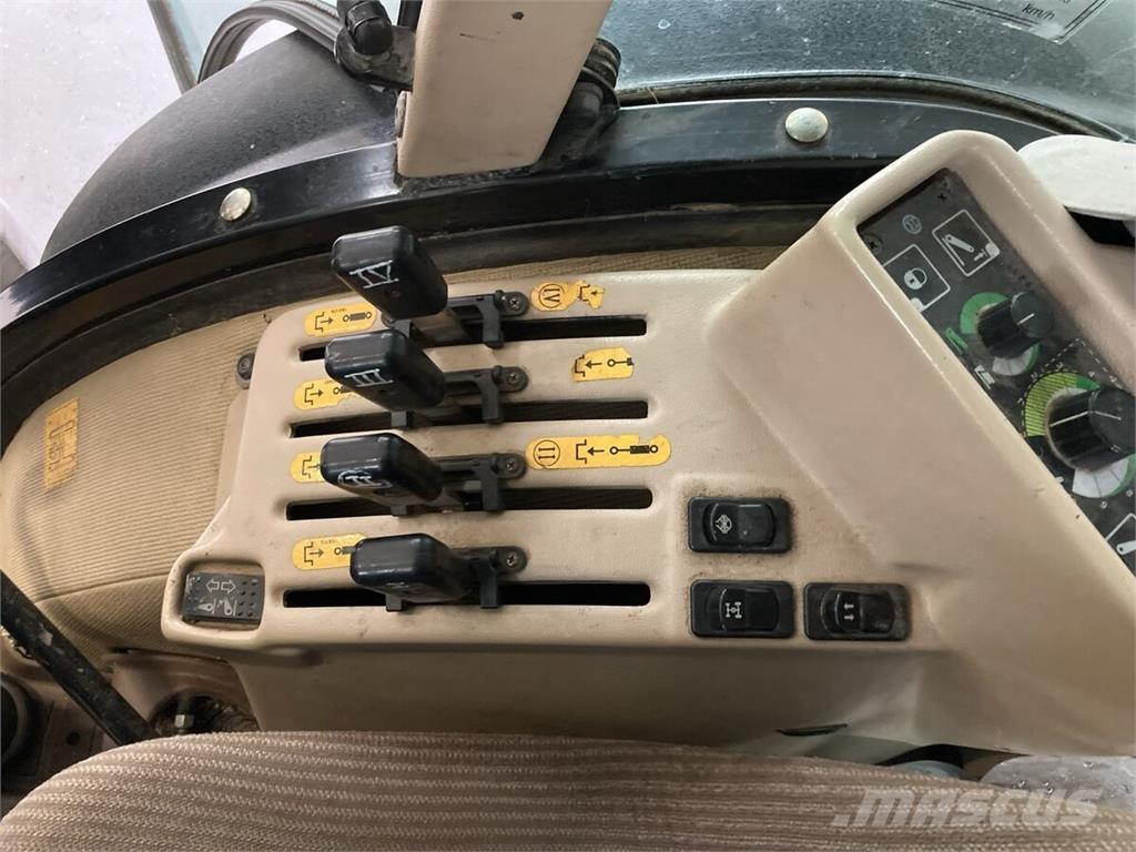 John Deere 5515F Tratores Agrícolas usados