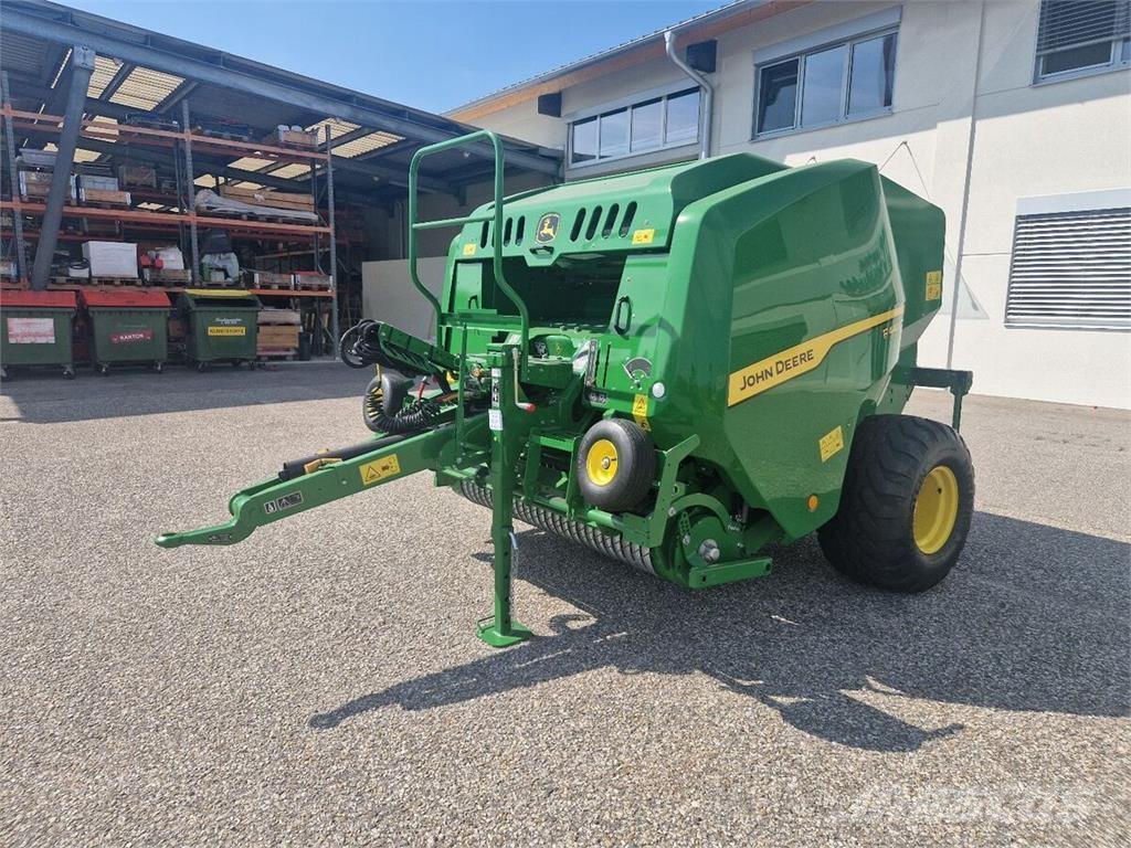 John Deere F441M Enfardadeira de rolos