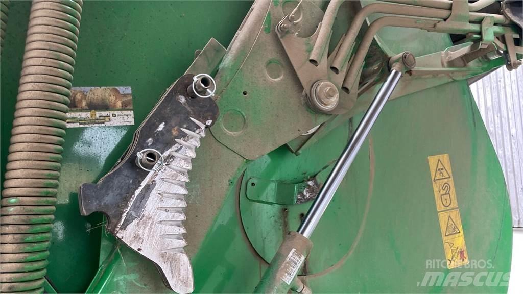 John Deere V461R Enfardadeira de rolos