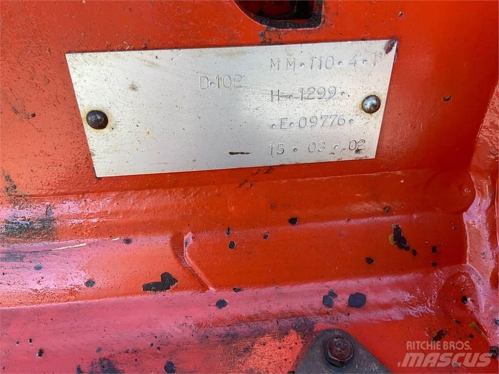 Kuhn MM 110 4T Charruas convencionais
