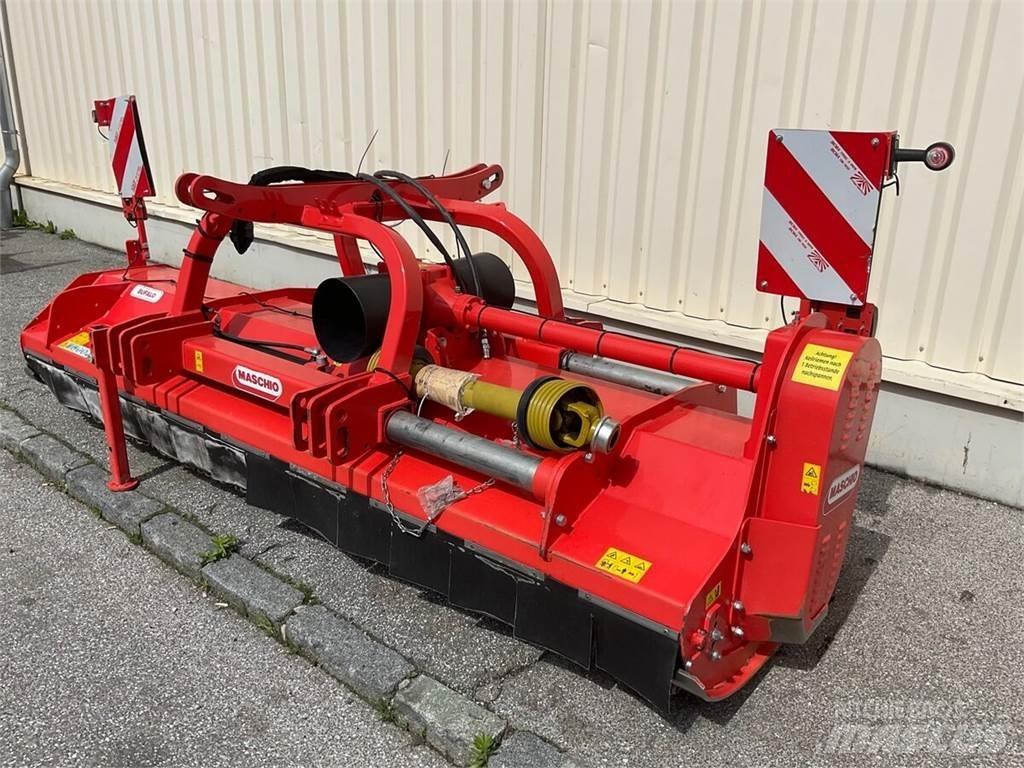 Maschio Bufalo 300 Gadanheiras e cortadores de folhas para pastos