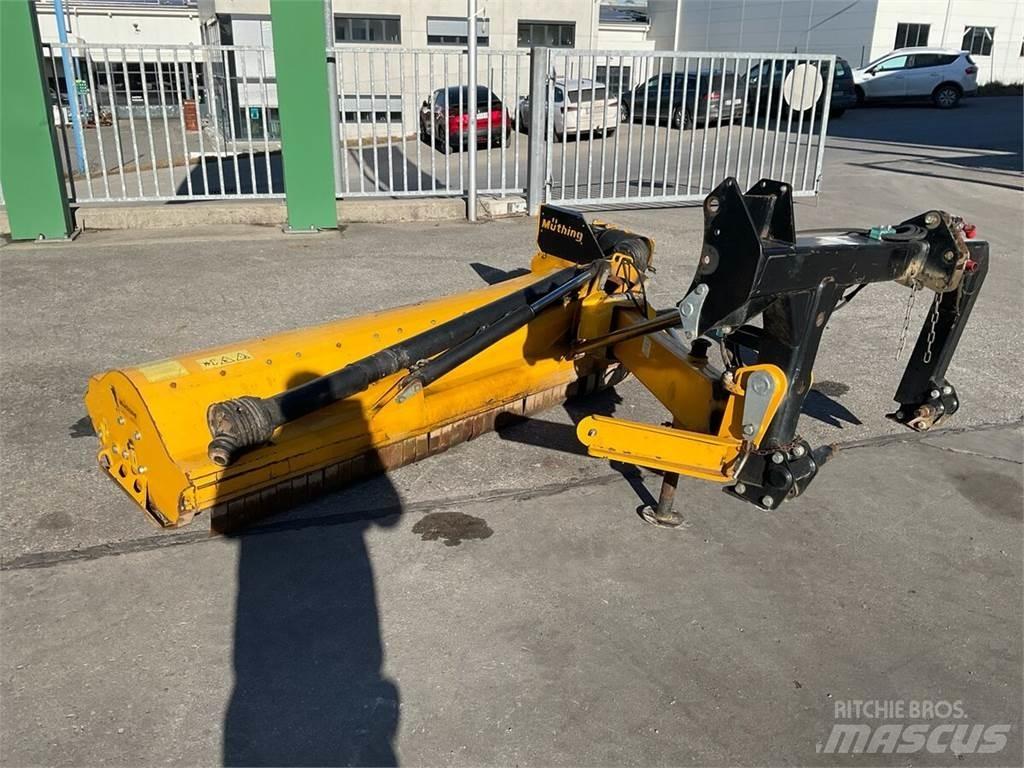 Müthing MUL/S 250 Gadanheiras e cortadores de folhas para pastos