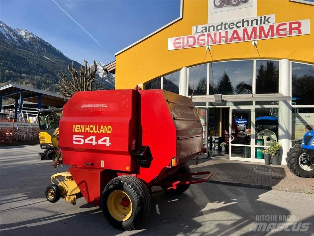 New Holland 544 Enfardadeira de rolos