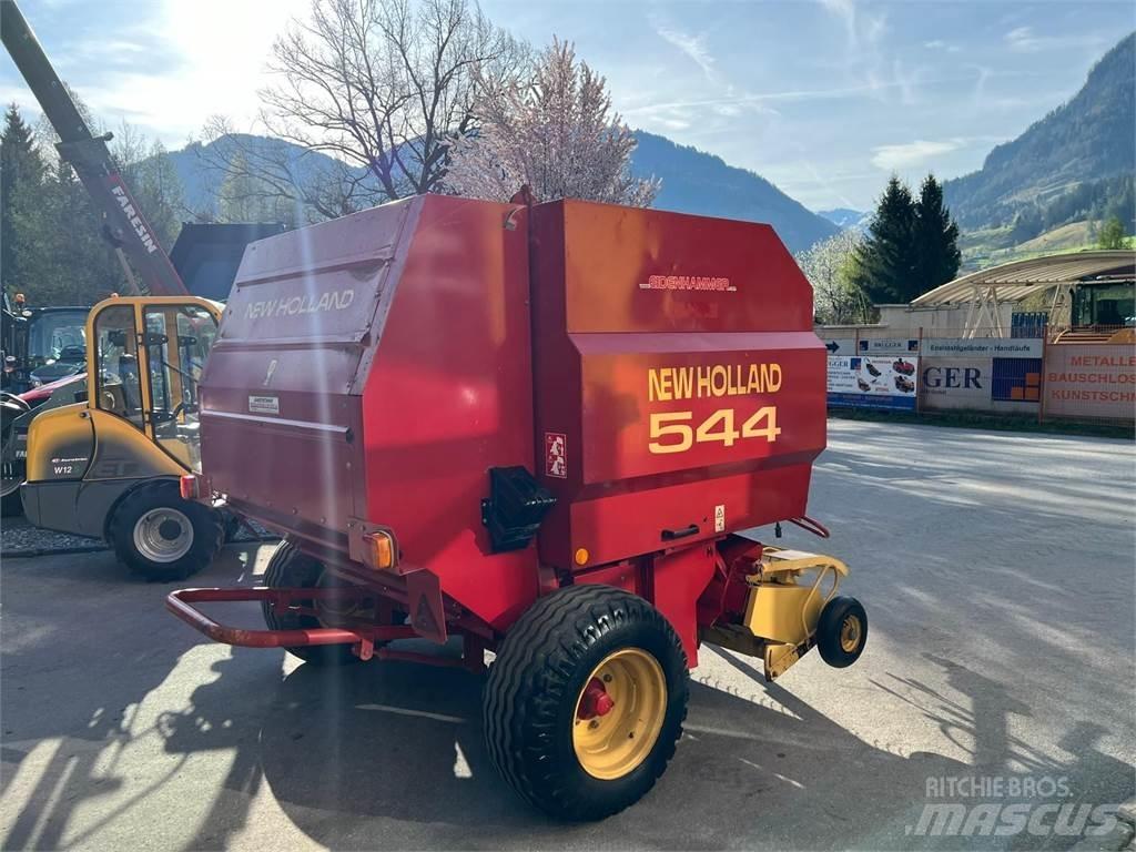 New Holland 544 Enfardadeira de rolos