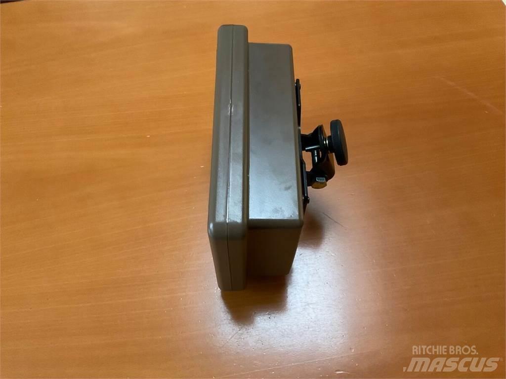  V451M Outros equipamentos de forragem e ceifa