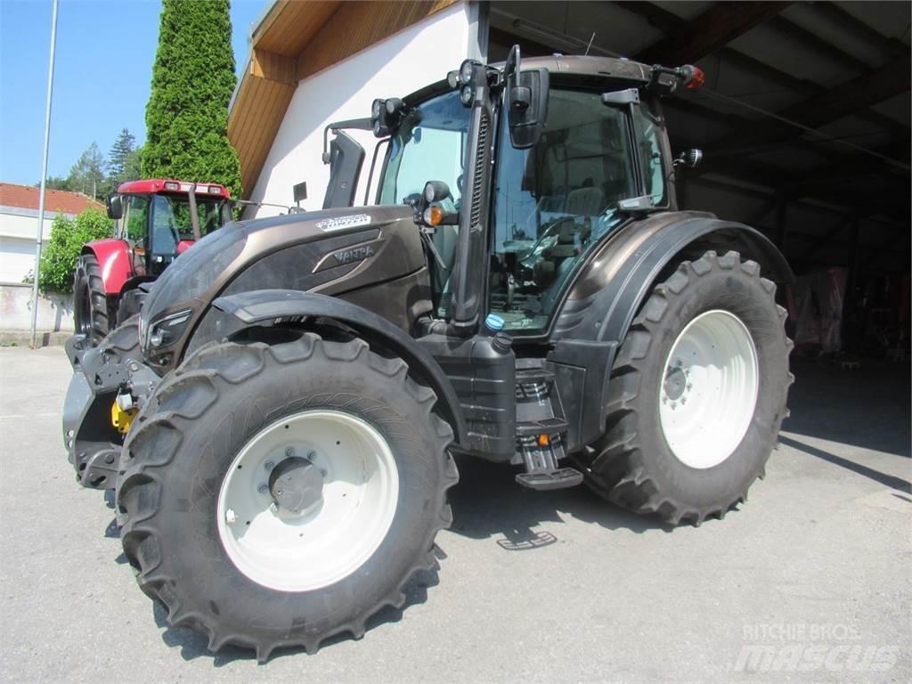Valtra N134 (Stufe V) Tratores Agrícolas usados