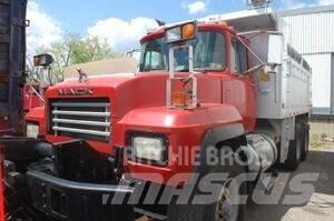 Mack RD688S Lâminas de neve e arados