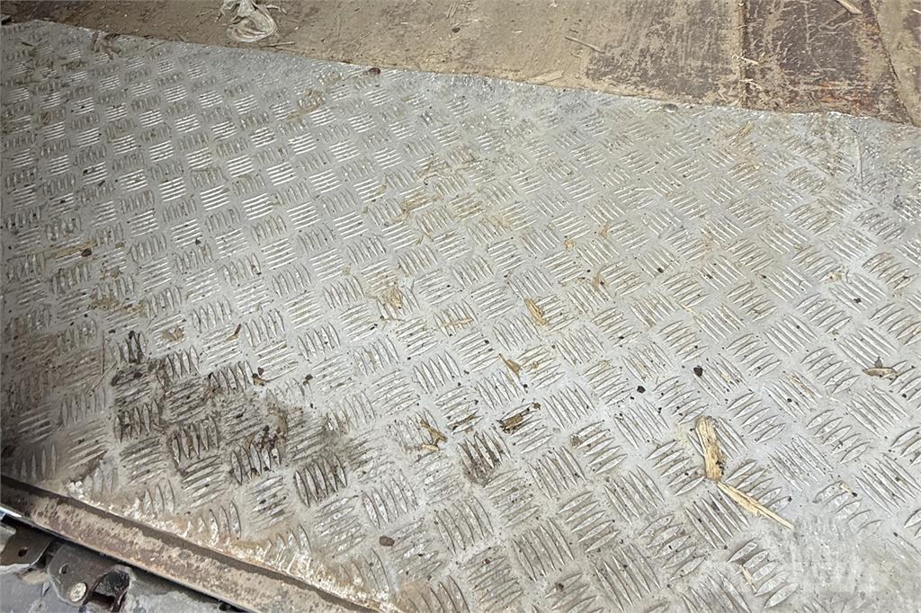 Kel-Berg 34 pl. MEGA Semi-Reboques Caixa Fechada