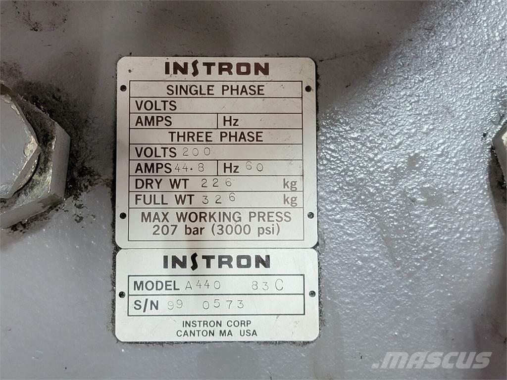  INSTRON A440 83C Bombas de água