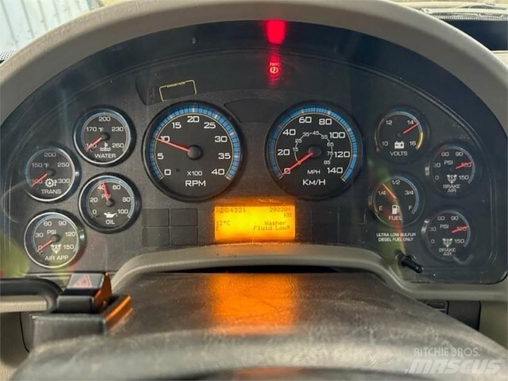 International 4900 Máquinas utilitárias