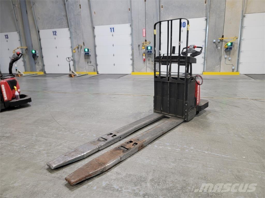 Raymond 8410 Construção - Outros
