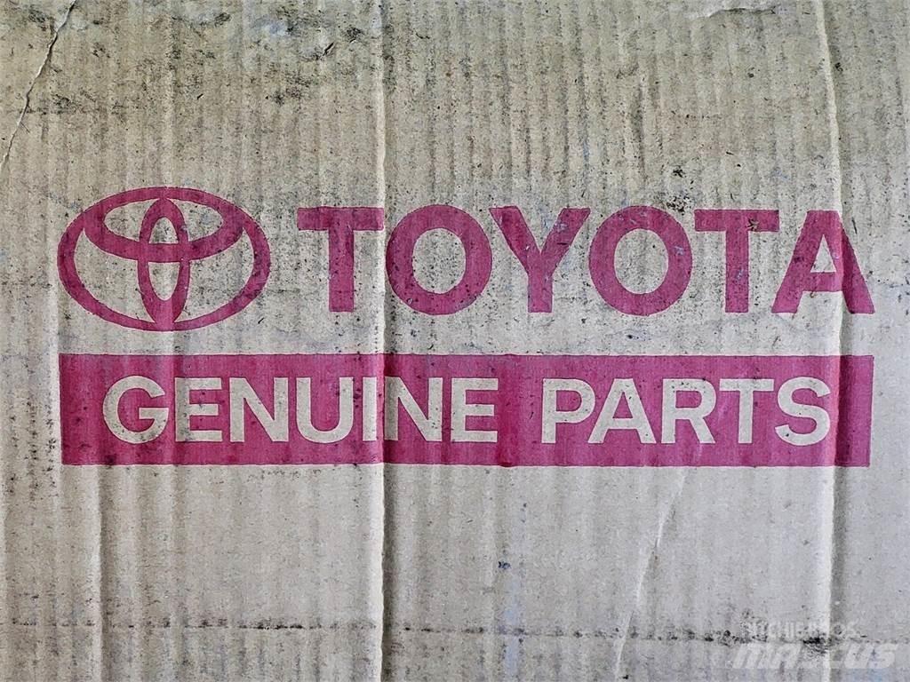 Toyota 67002-60500 Máquinas utilitárias