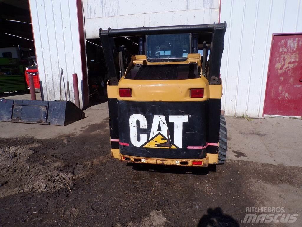 CAT 232 Minicarregadeiras