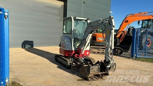 Takeuchi  Escavadeiras de esteiras