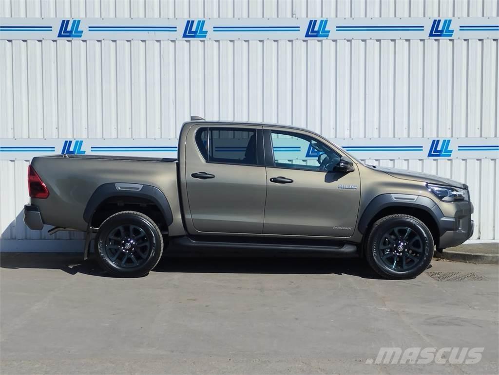 Toyota Invincible X Pick up de caixa aberta