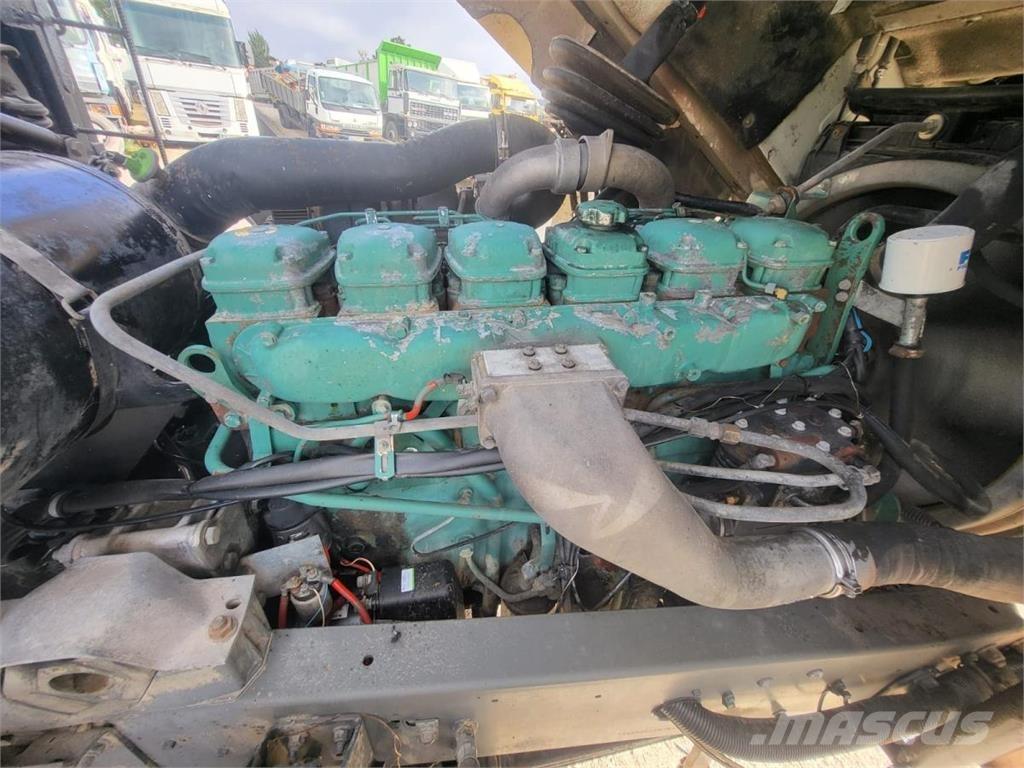 Volvo F10 Camiões basculantes