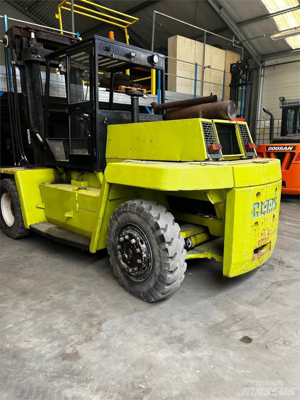Clark DPL100 Empilhadores Diesel